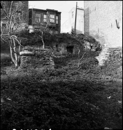Unidentified remains of the church of an unidentified monastery located near the tram line in Samatya, January 1944, photo by Nicholas Artamonoff (ICFA.NA.0302). Not to be confused with the site of the Samatya fresco.